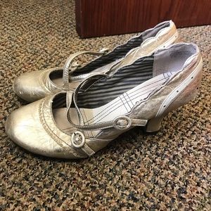 Gold Mary Jane pumps